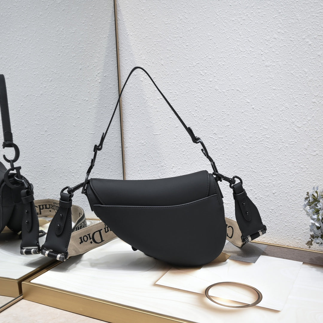 B1W35D115 Popular leather bag