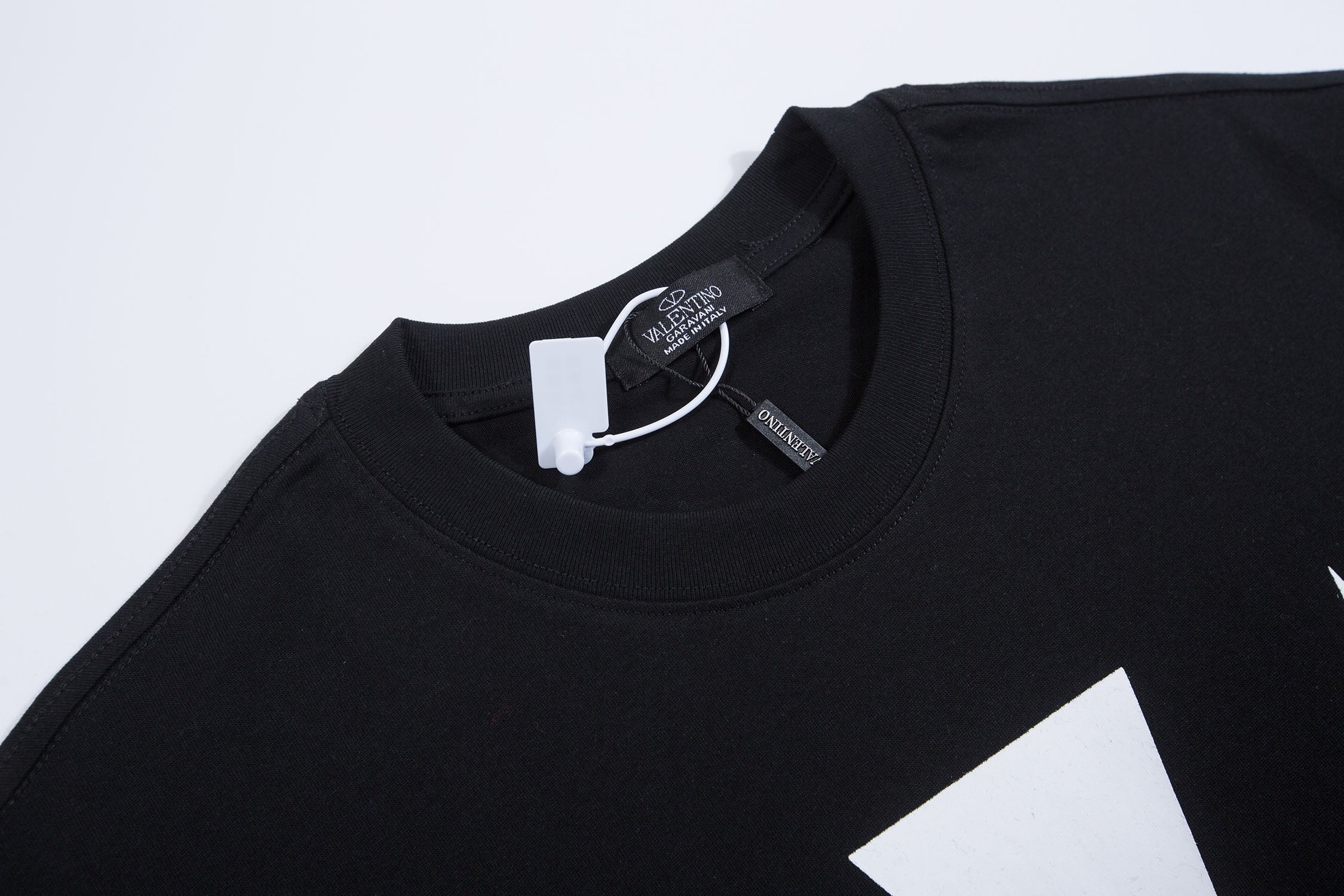 U1R45VL199 Popular T-shirt