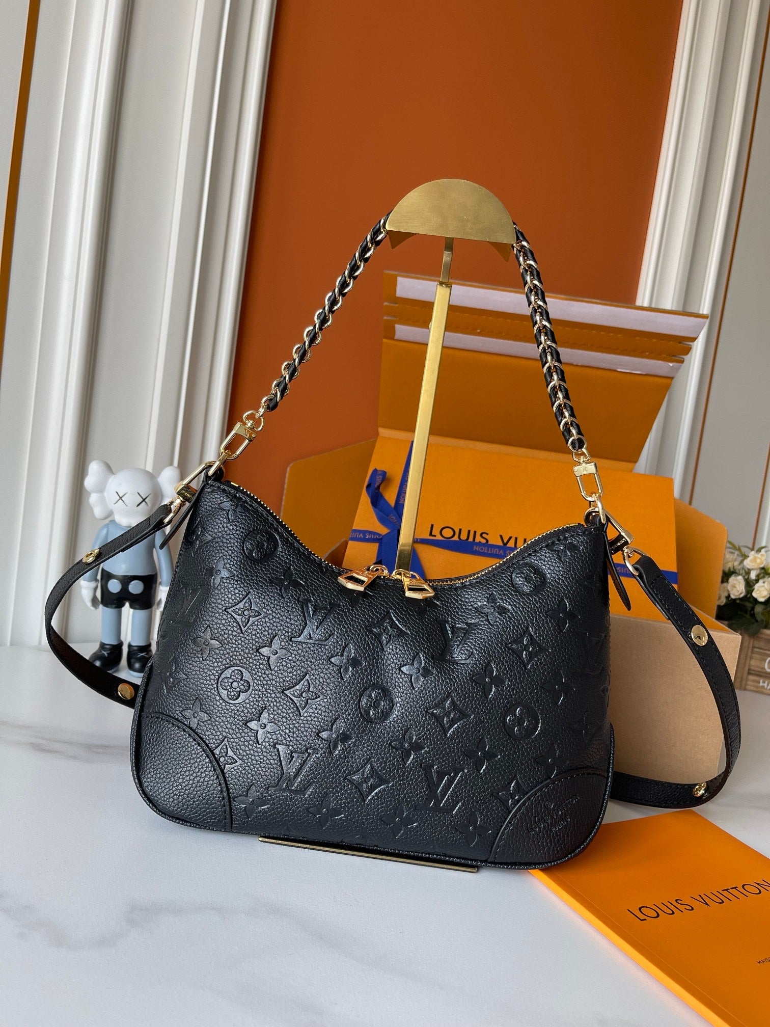B1R76E01 Popular leather bag