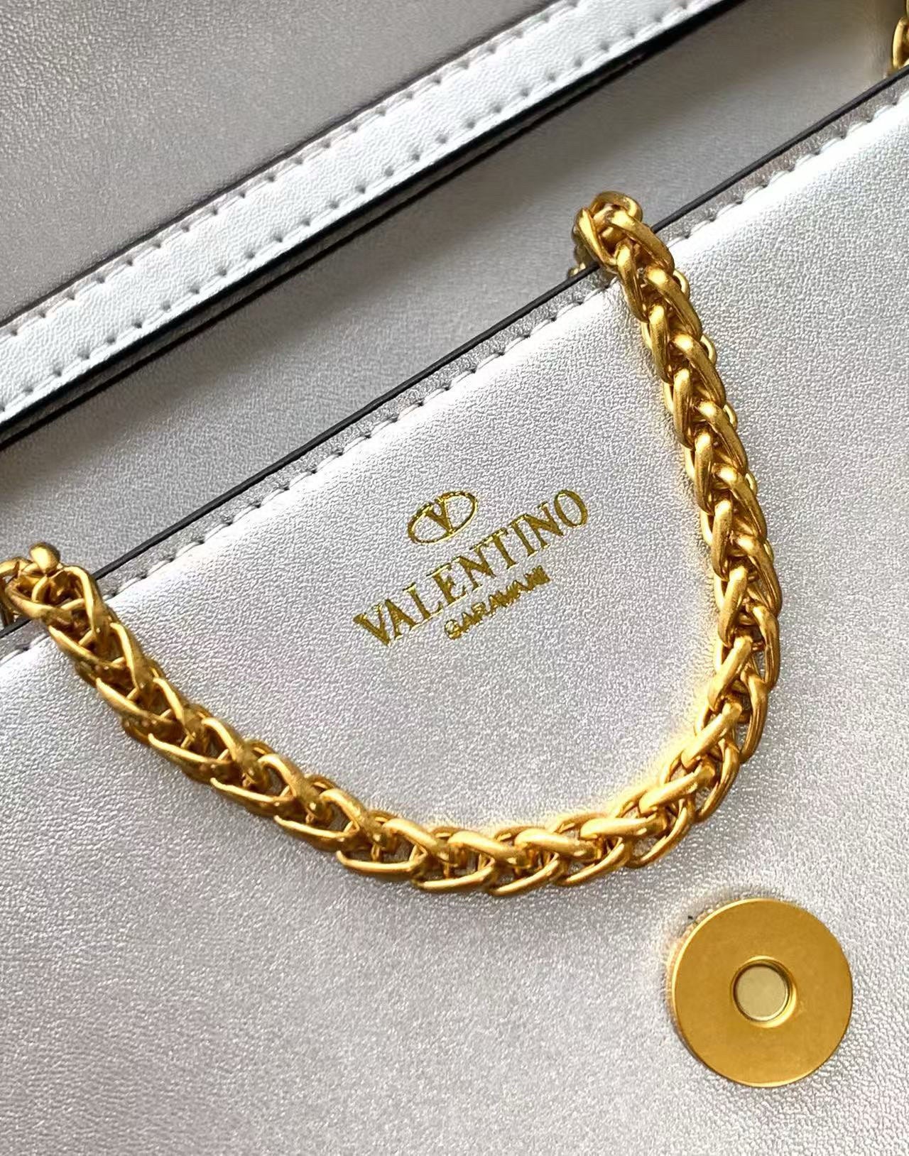 B1P36A30 Popular  leather bag