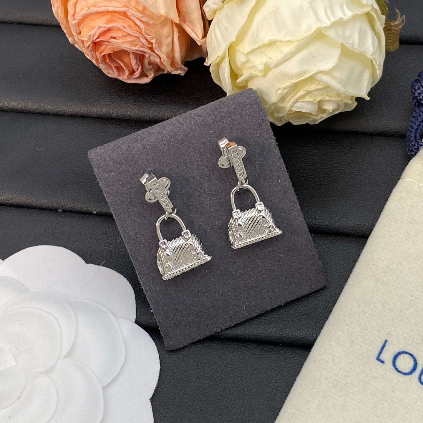 X1Z95E67E Popular Earrings