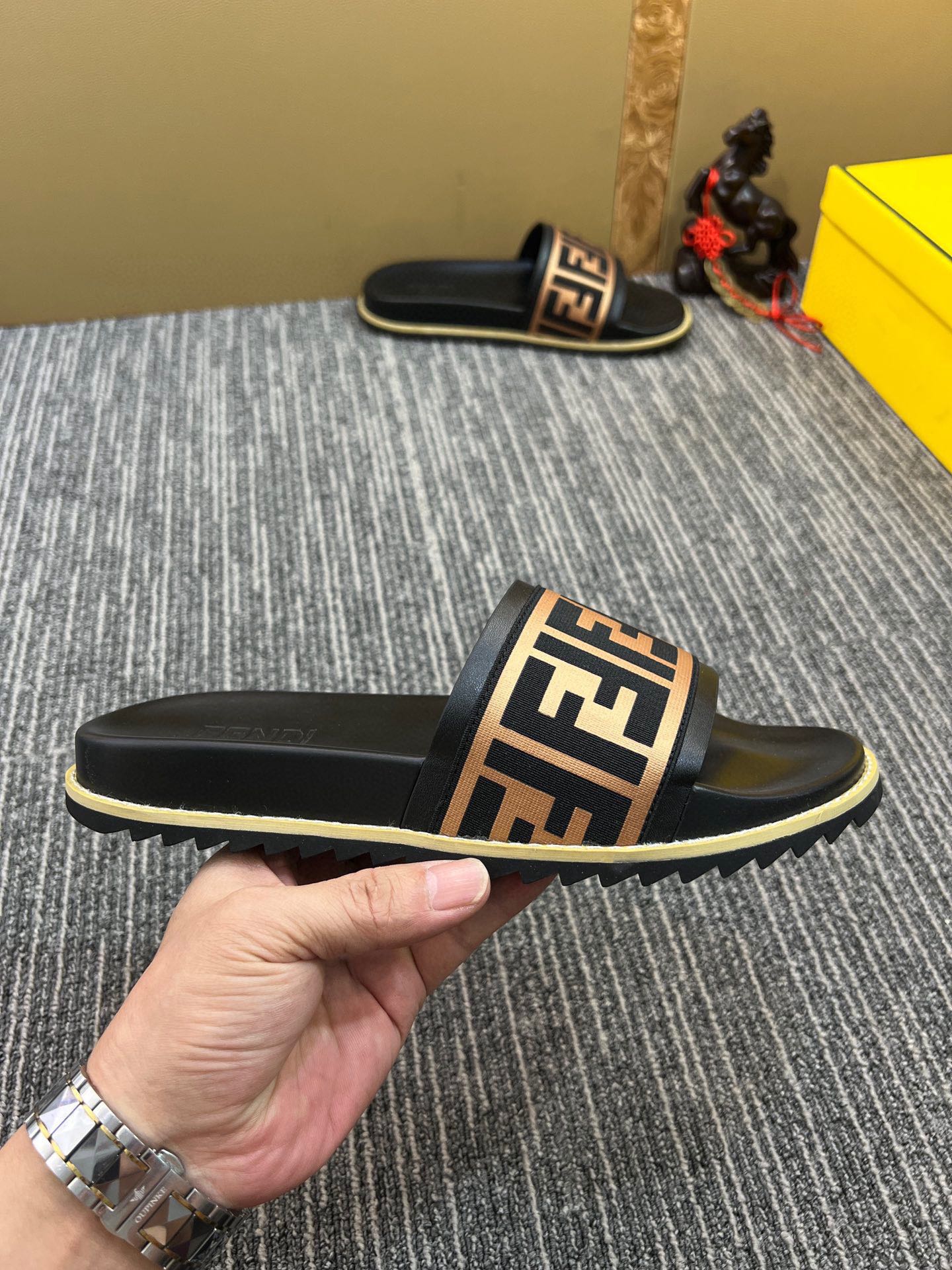 Z5YF111 Popular Slippers