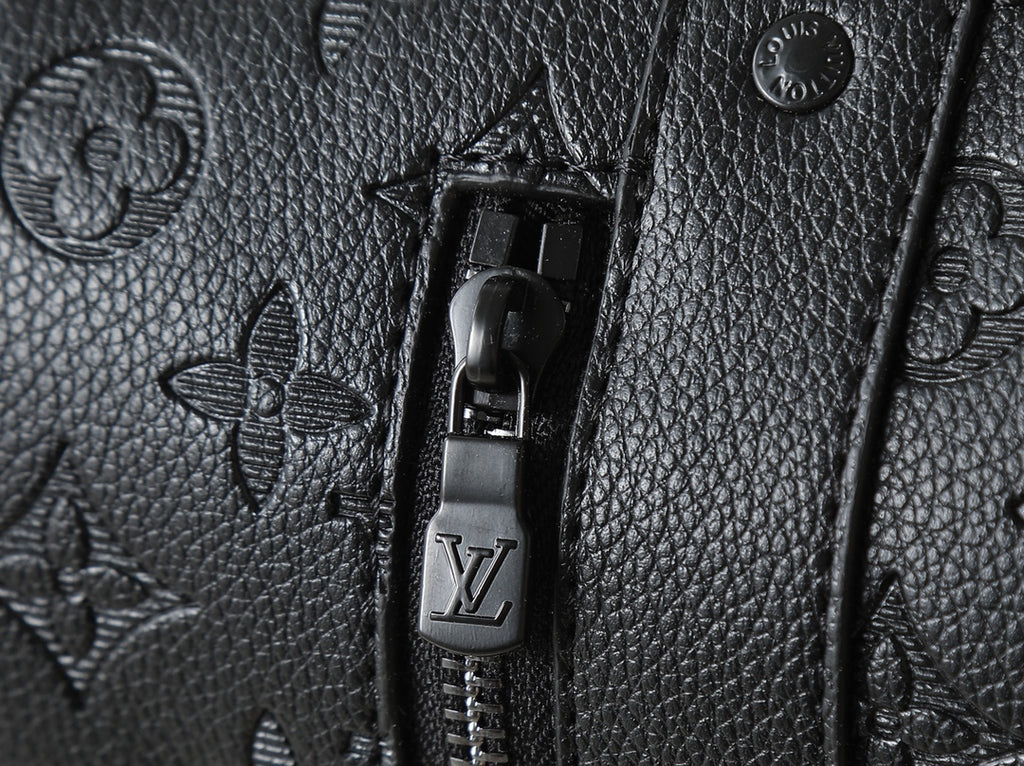 B1R15E144 Popular leather bag