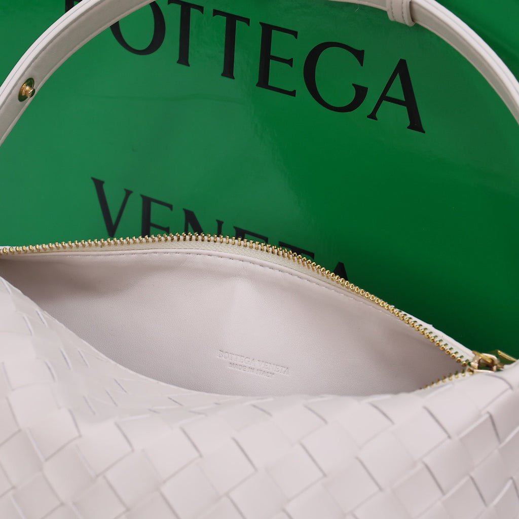 B1X76A10  Popular leather bag