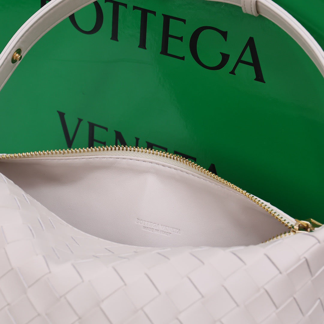 B1X76A10  Popular leather bag