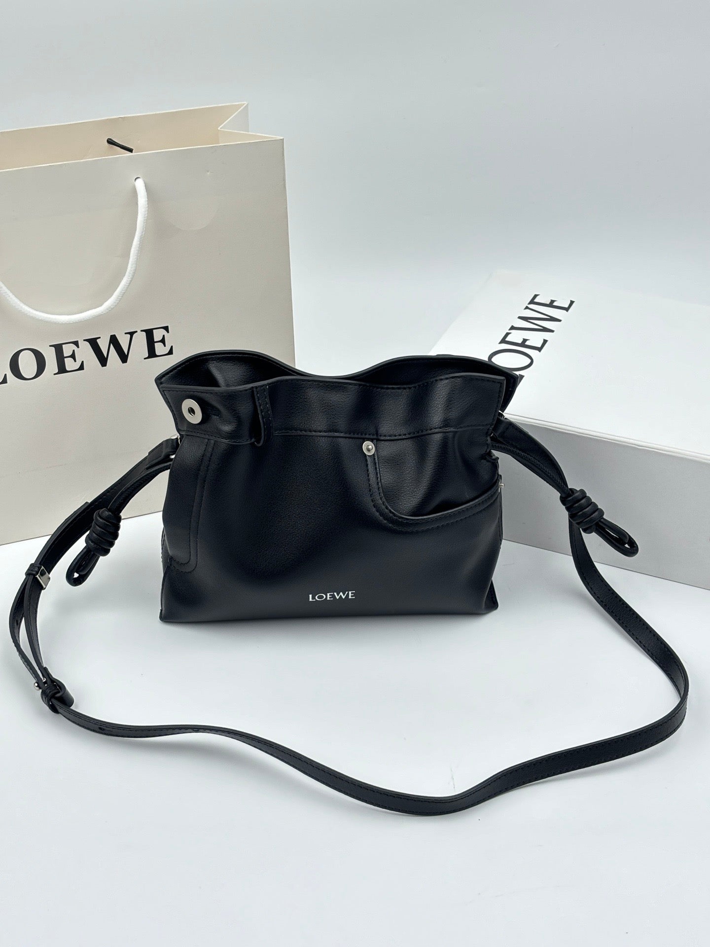 B1P36A47 Popular leather bag
