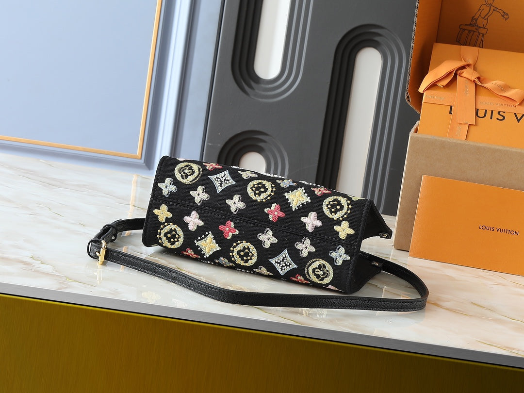 B1R15E22 Popular  genuine leather embroidered bag