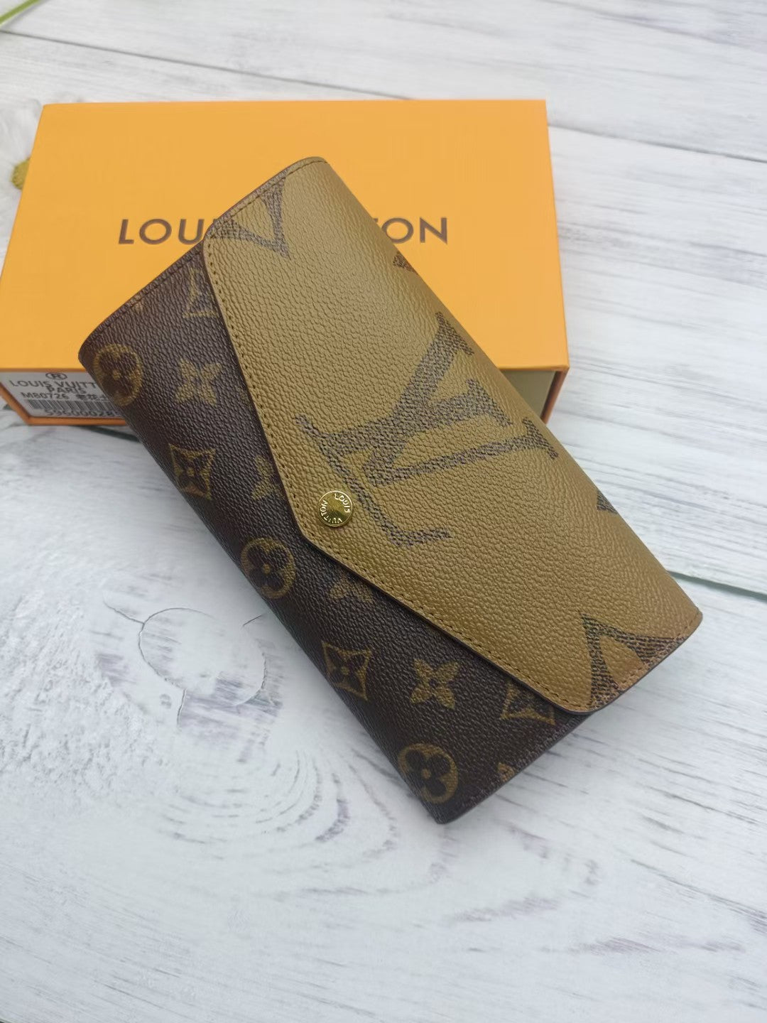 B1X43E93 Popular  leather wallets