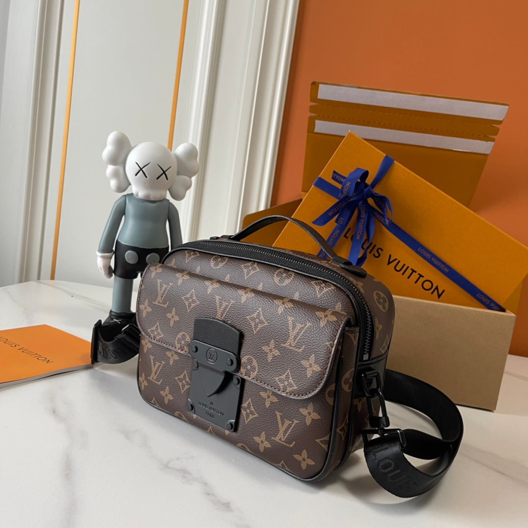 B1W15E38 Popular  leather bag