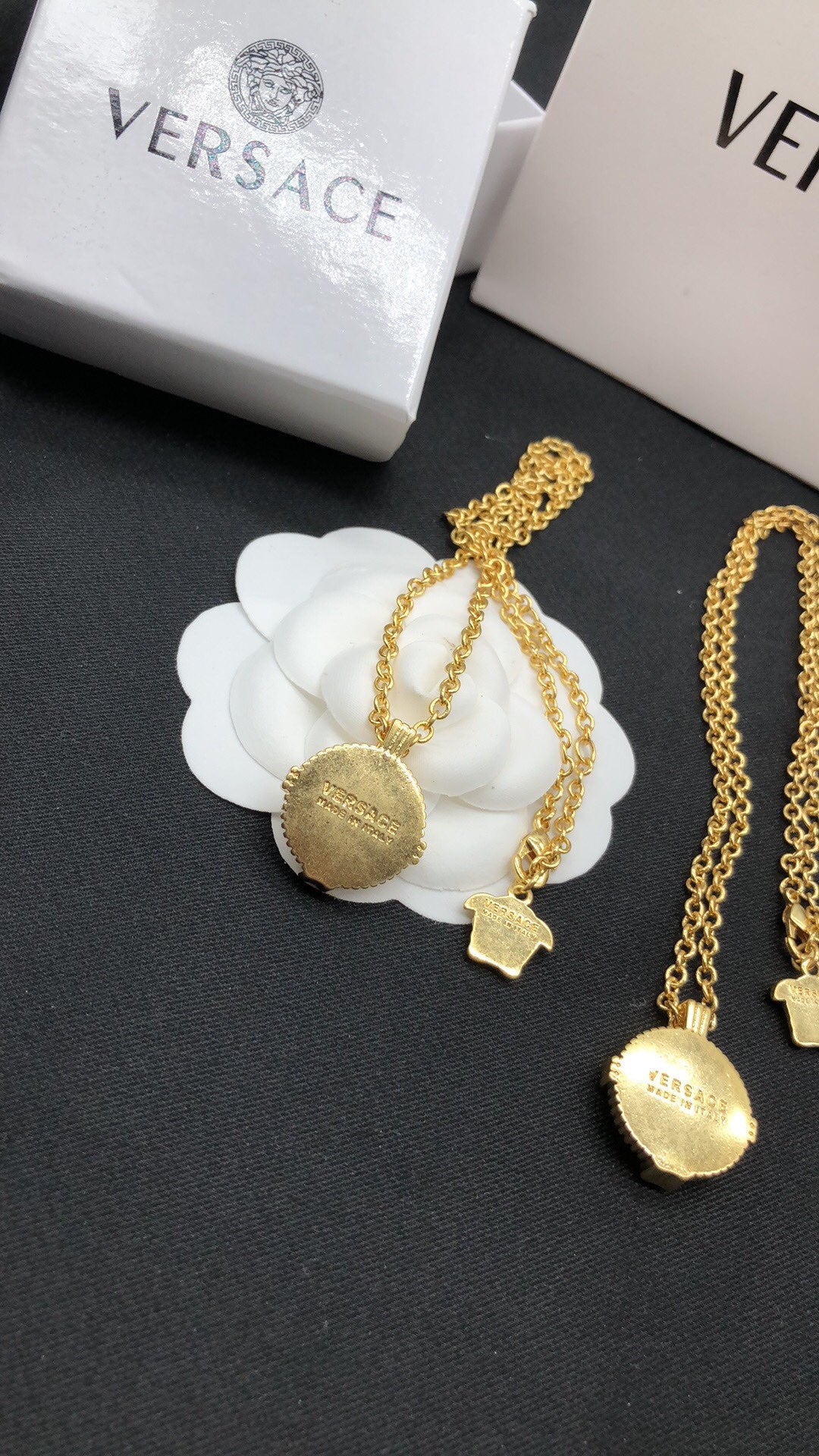 X1R75V62X Popular    Necklaces