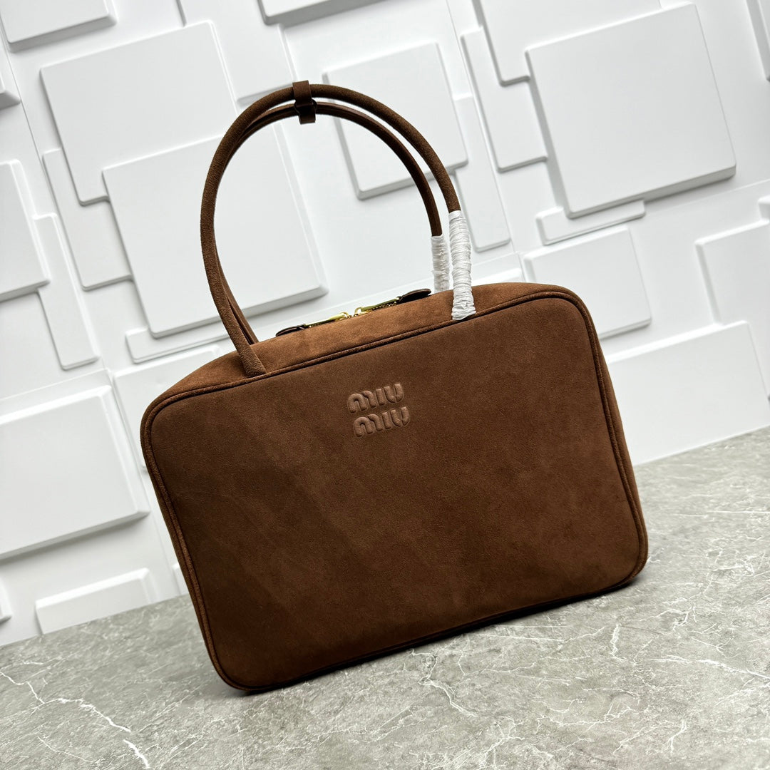 B1P36A28 Popular chamois leather bag
