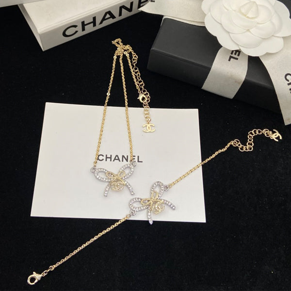 X1Q85C168X Popular Necklace. Bracelets
