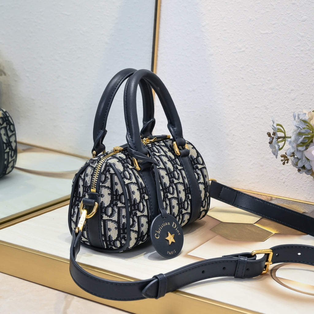 B1W15D32 Popular  leather bag