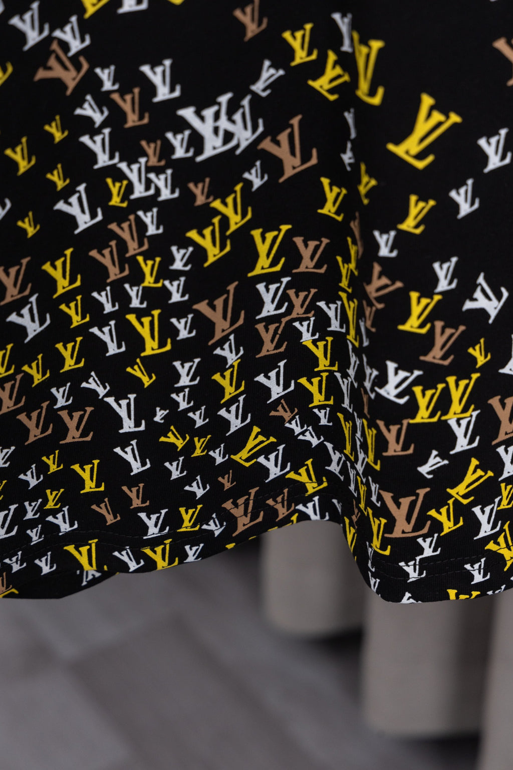 U1W25E1  Popular T-shirts