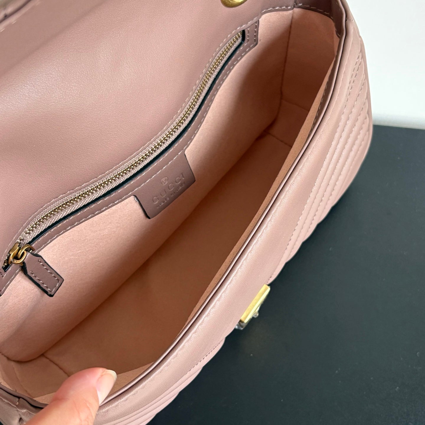 B1P36B69 Popular leather bag