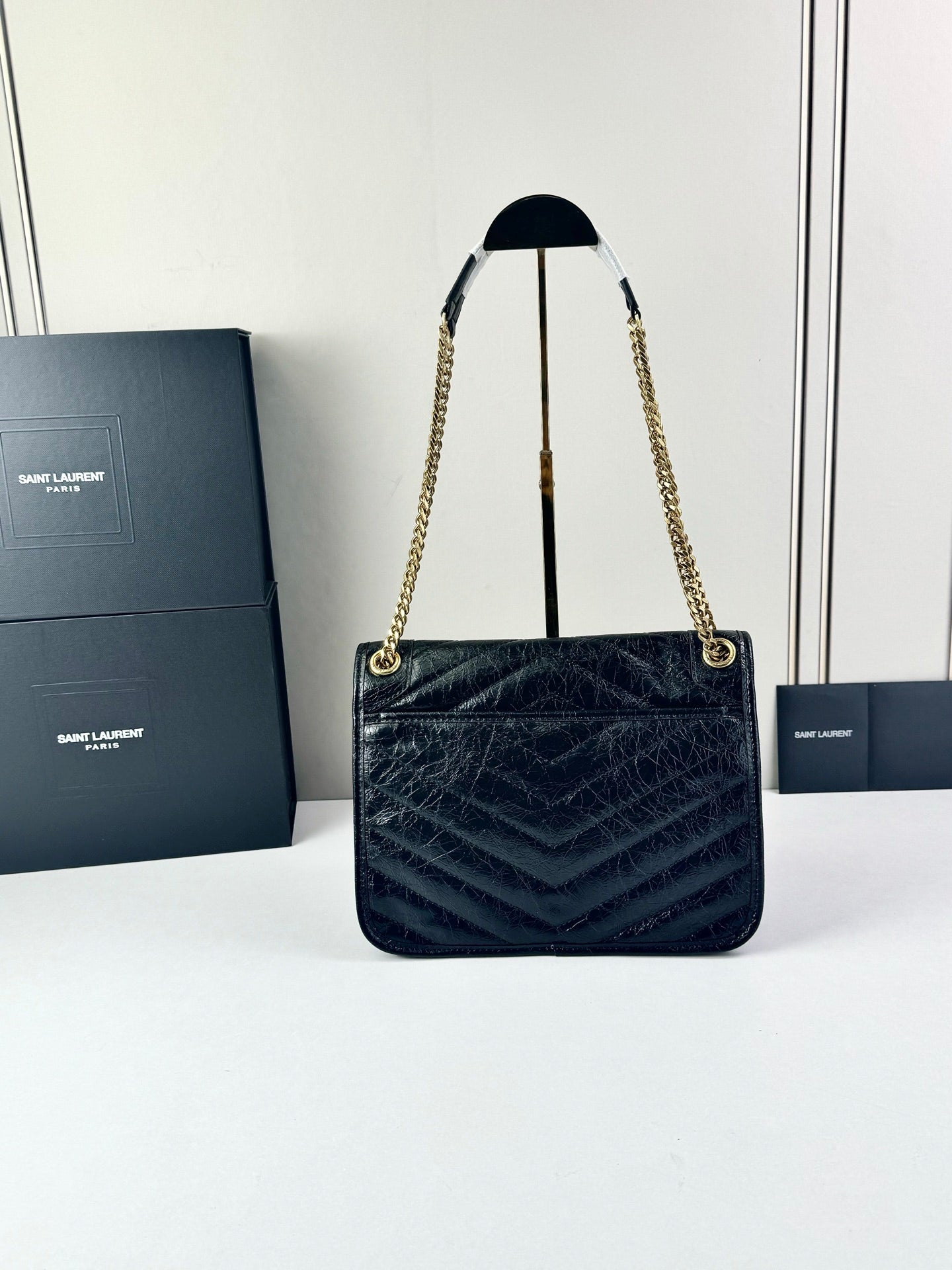 B1R76SL16 Popular leather bag