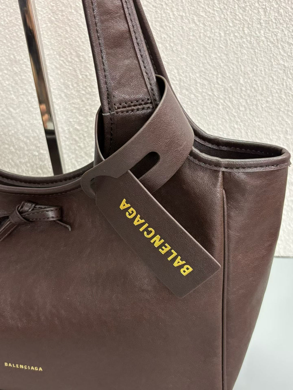 B1N36J12 Popular leather bag