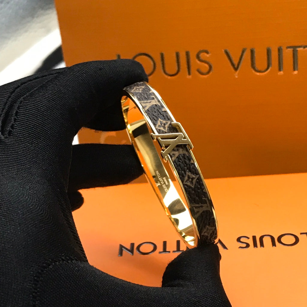 X1Q85E56K  Popular Bracelets