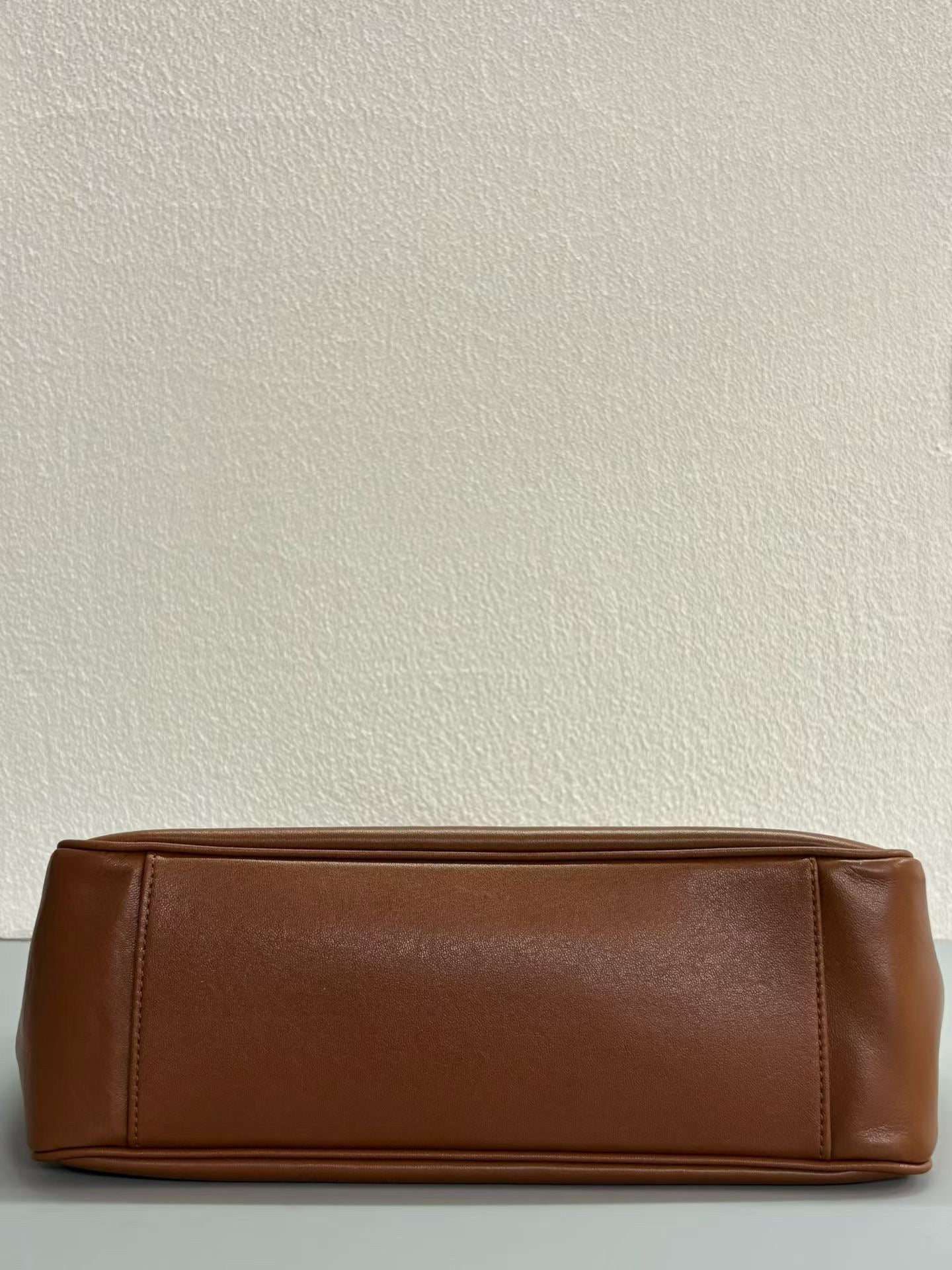 B1P46J143 Popular leather bags