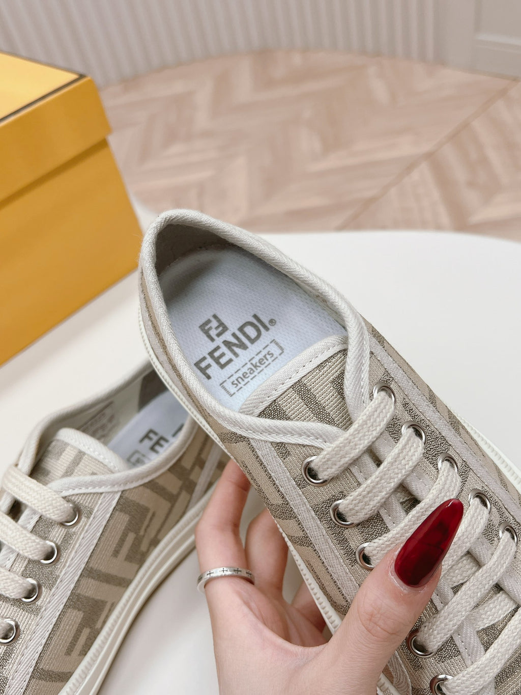 Z2Q105F423 Popular high-quality Shoes