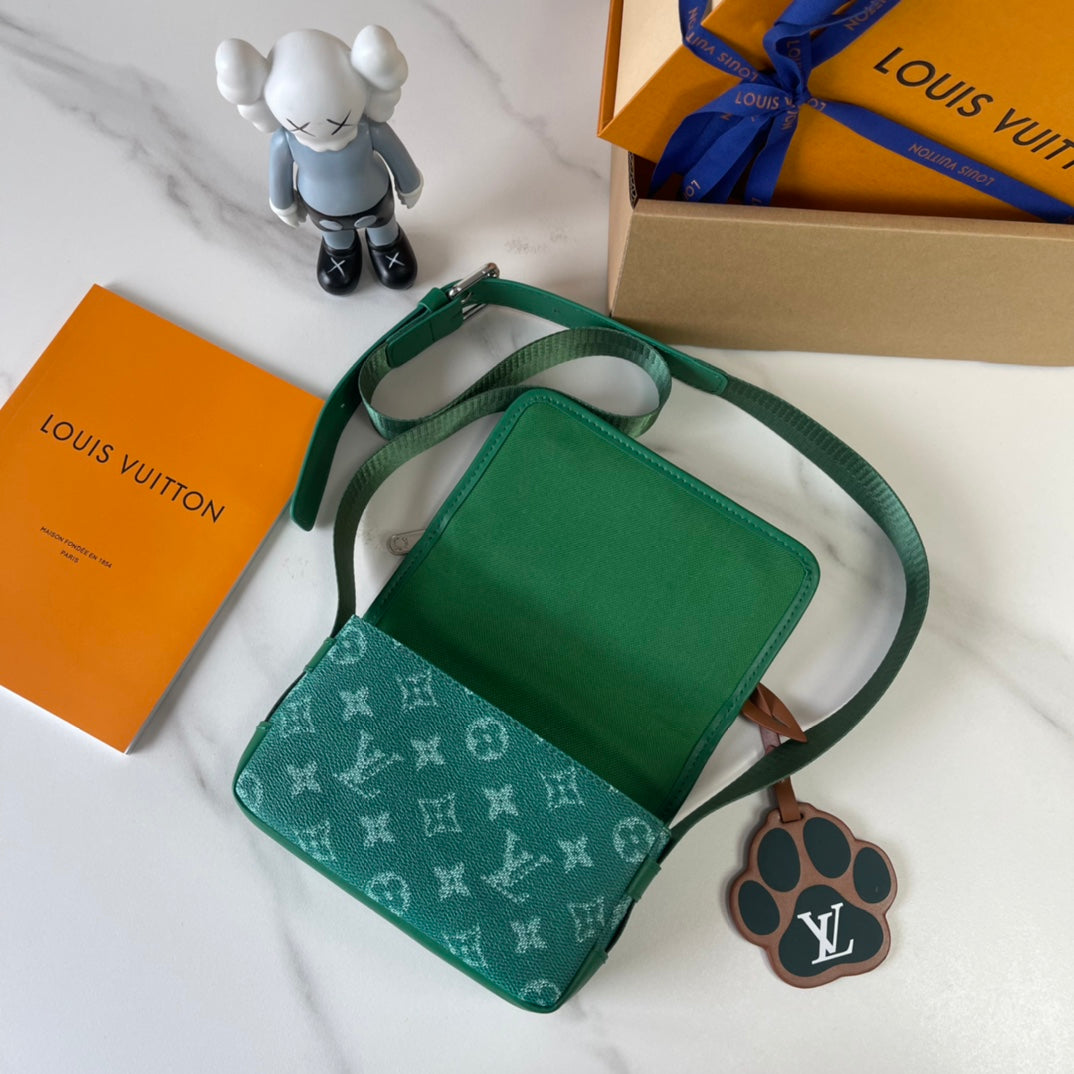 B1R115E159 Popular bag