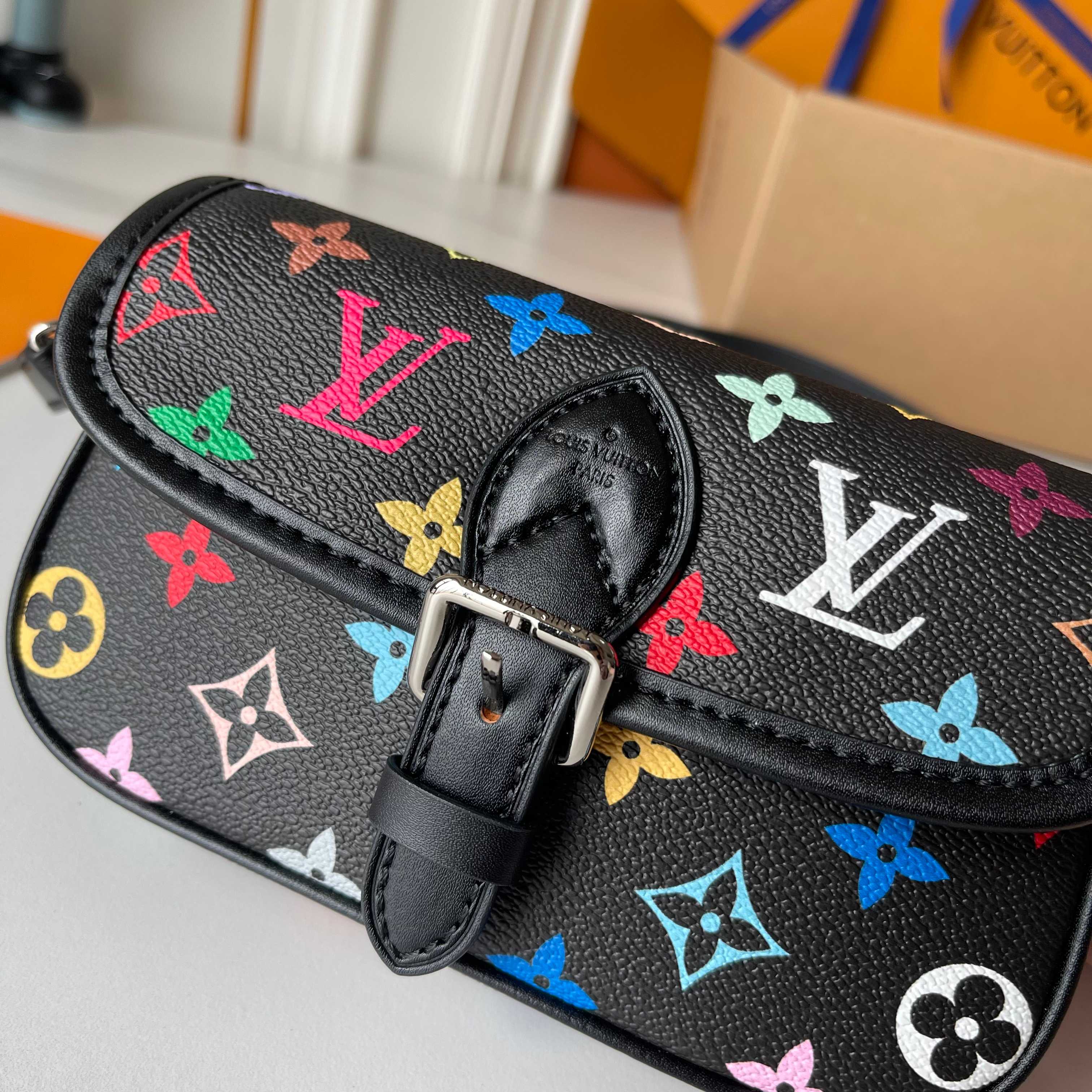 B1P36E37 Popular leather bag