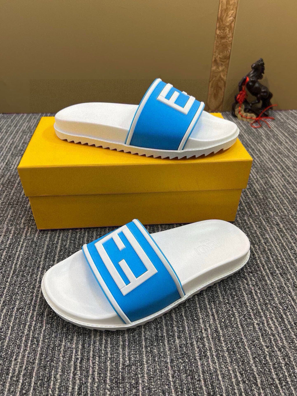Z5Z35F287 Popular Slippers