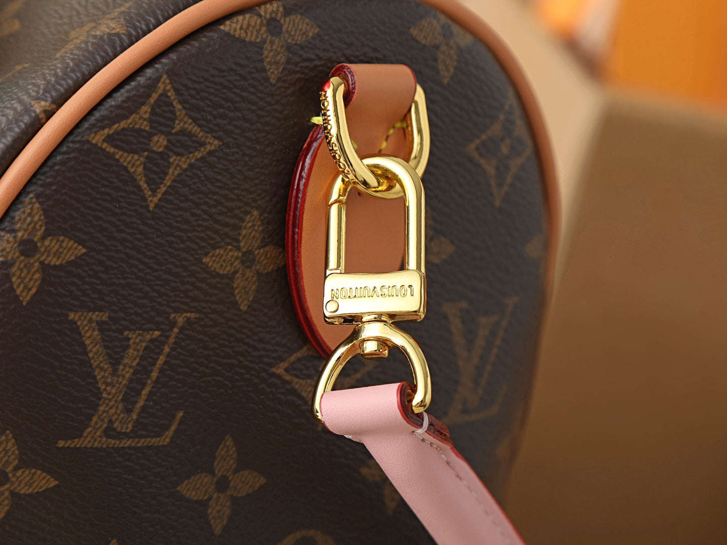 B1P36E23 Popular leather bag