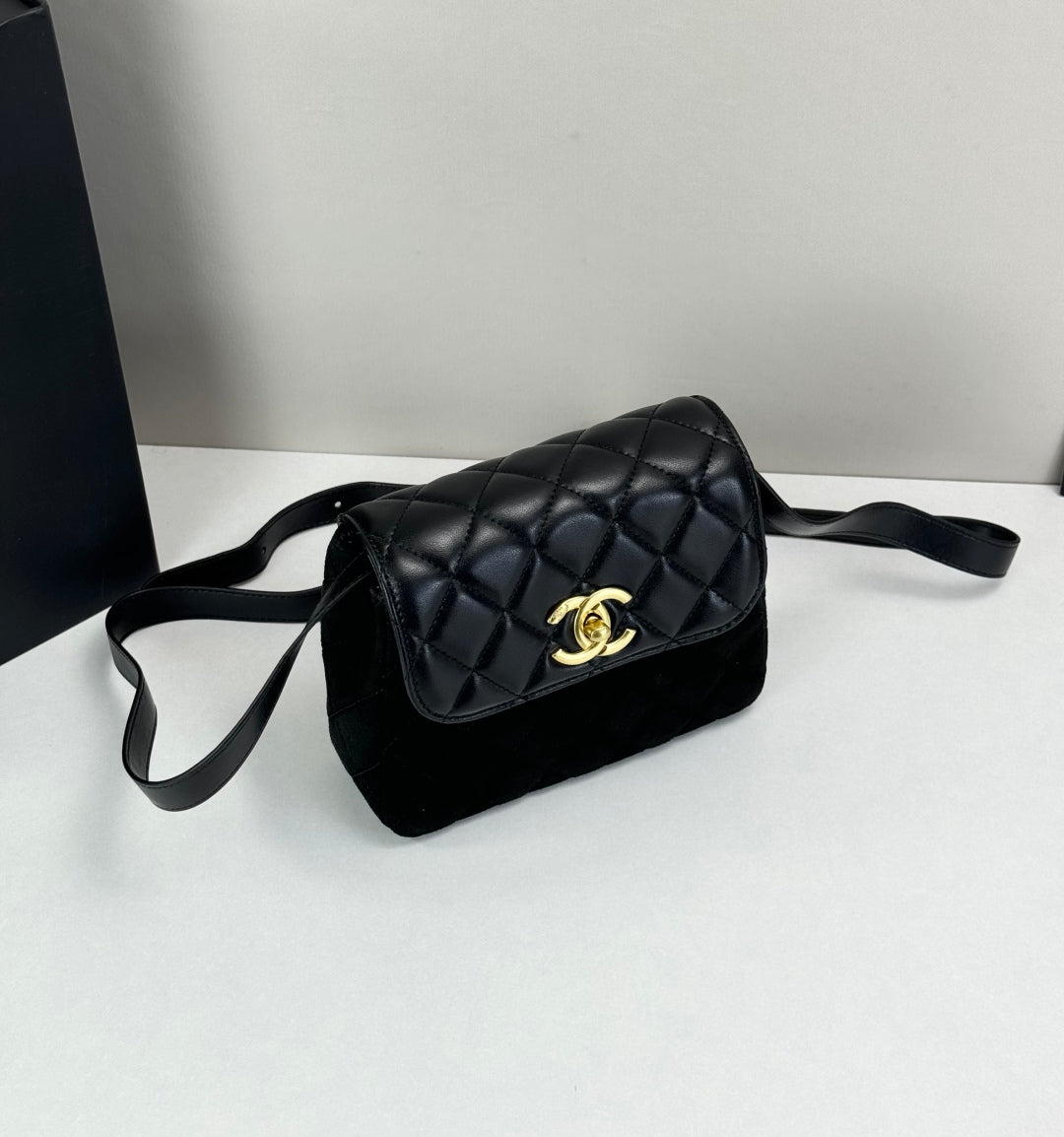 B1R15C63  Popular  leather bag