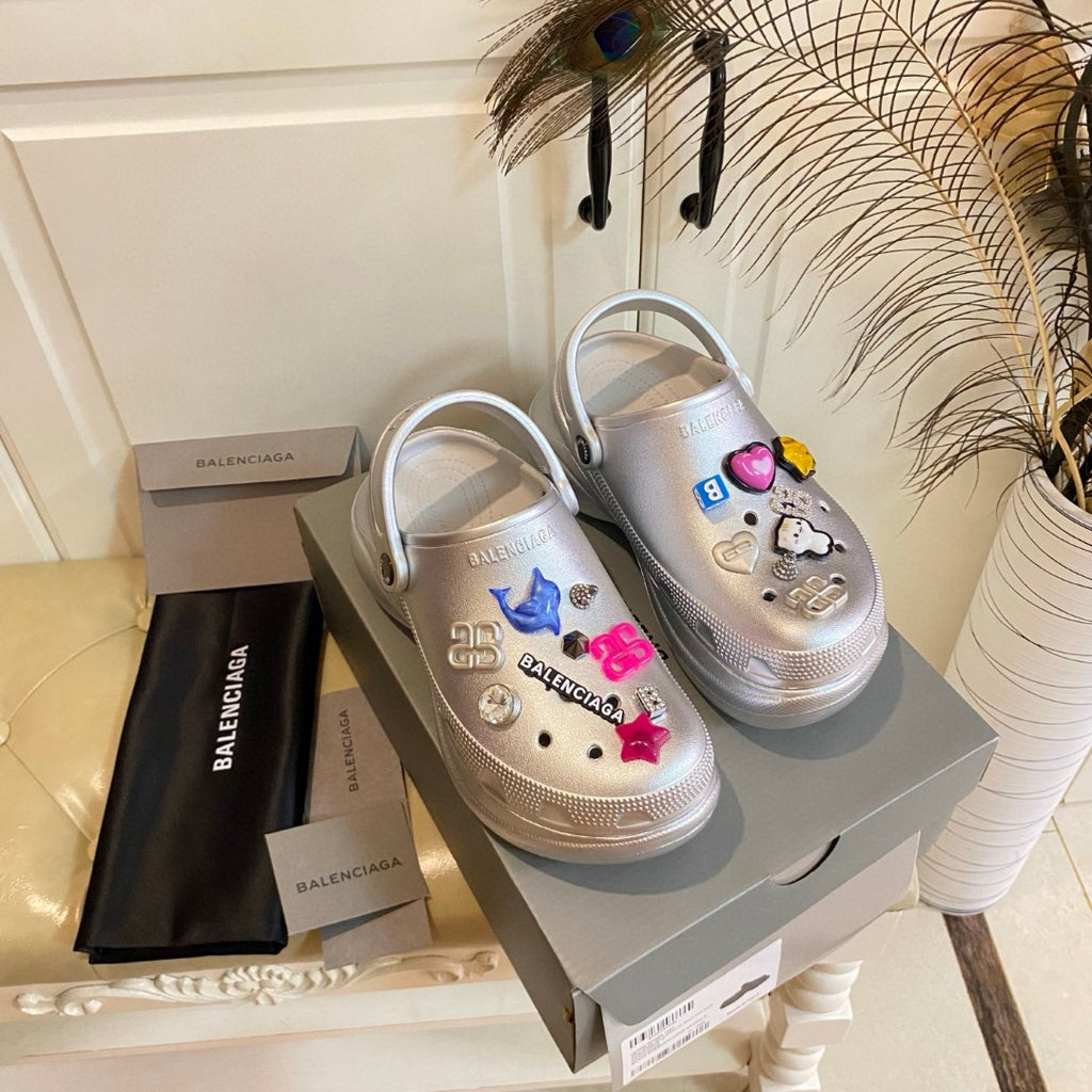 Z2Q55J56  Popular shoes