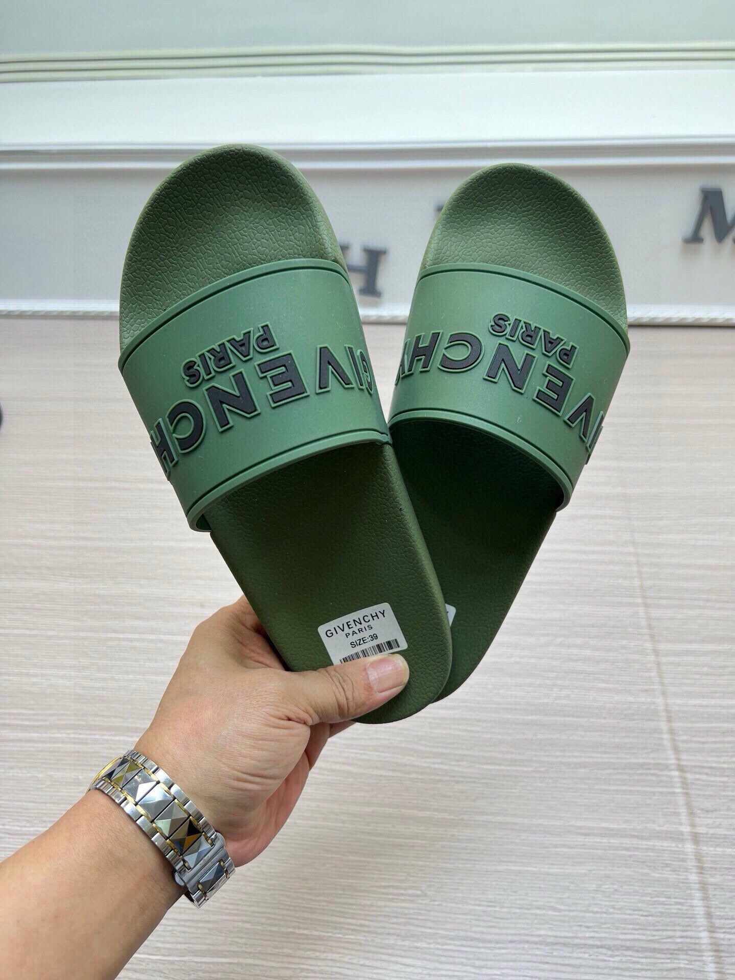 Z5Z35GV263  Popular Slippers