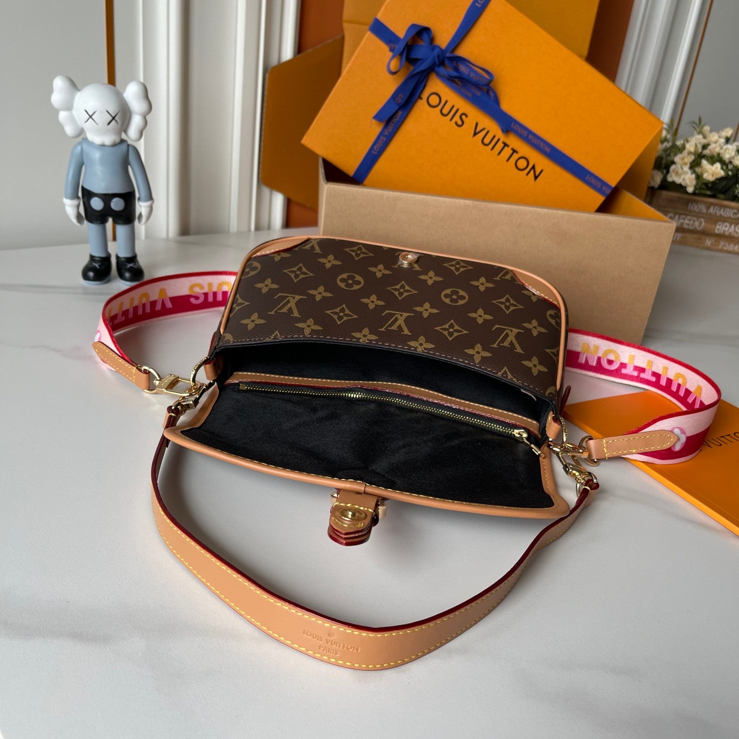B1P36E40 Popular leather bag