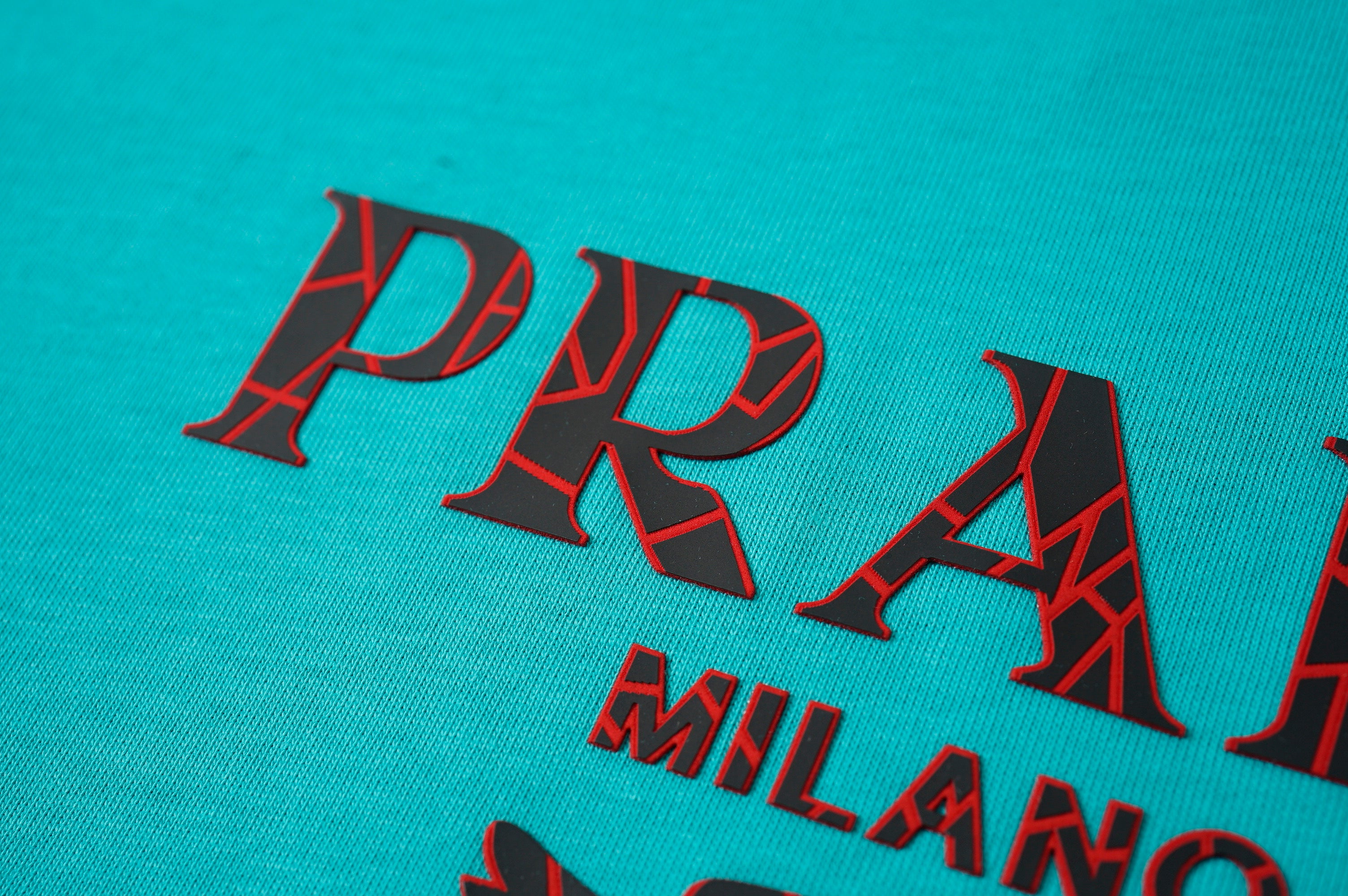 U1R76P50 Popular T-shirts