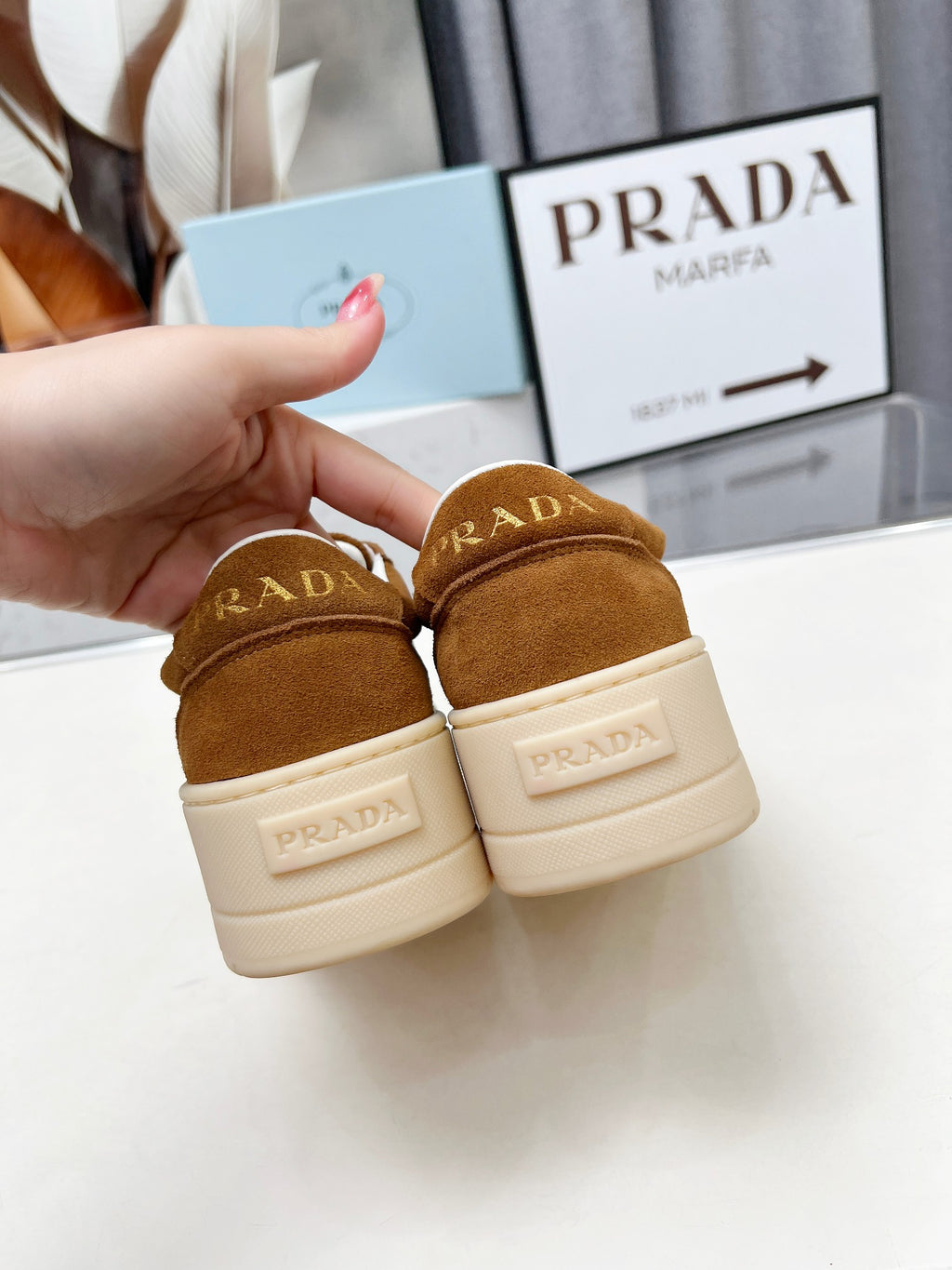 Z2Q95P109 Popular high-quality  shoes