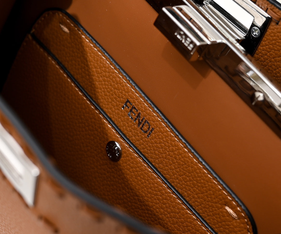 B1R115F136 Popular leather bag