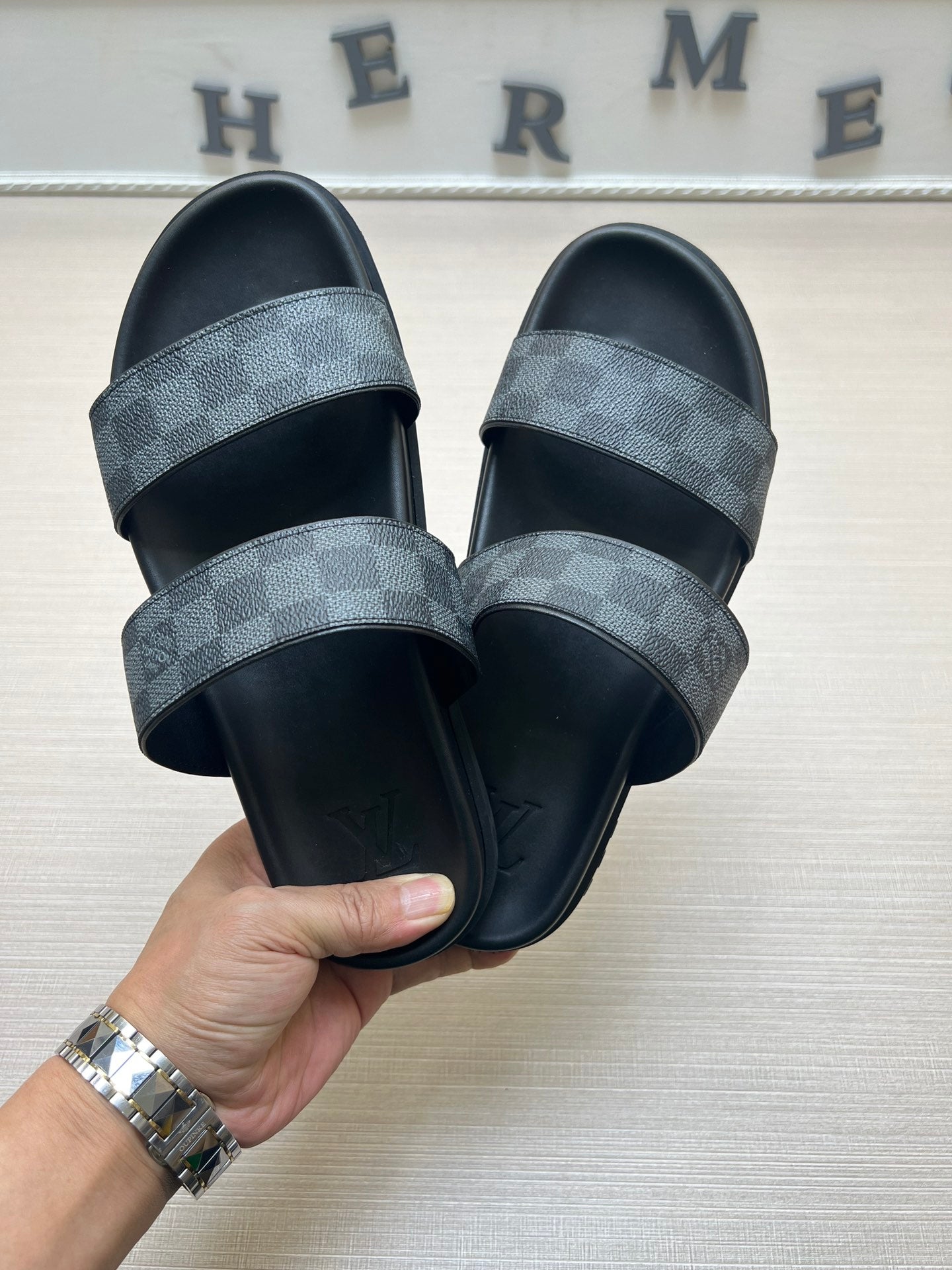 Z5ZE59 Popular slippers