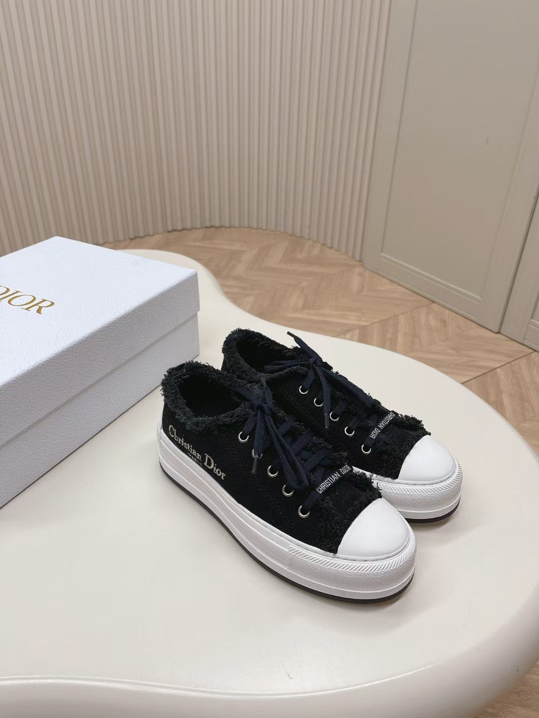 Z2Q105D428 Popular high-quality Shoes