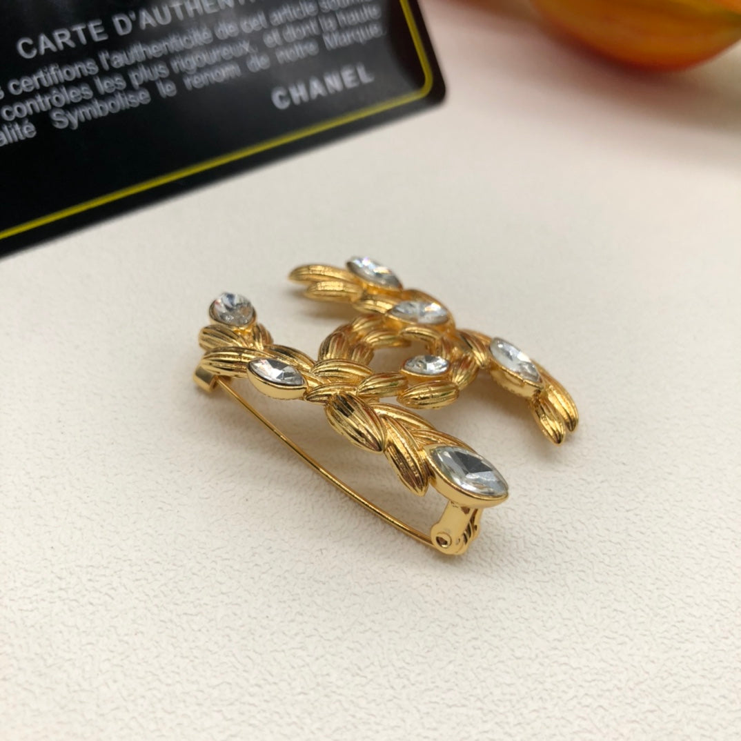 X1Z94C876   Popular Brooch