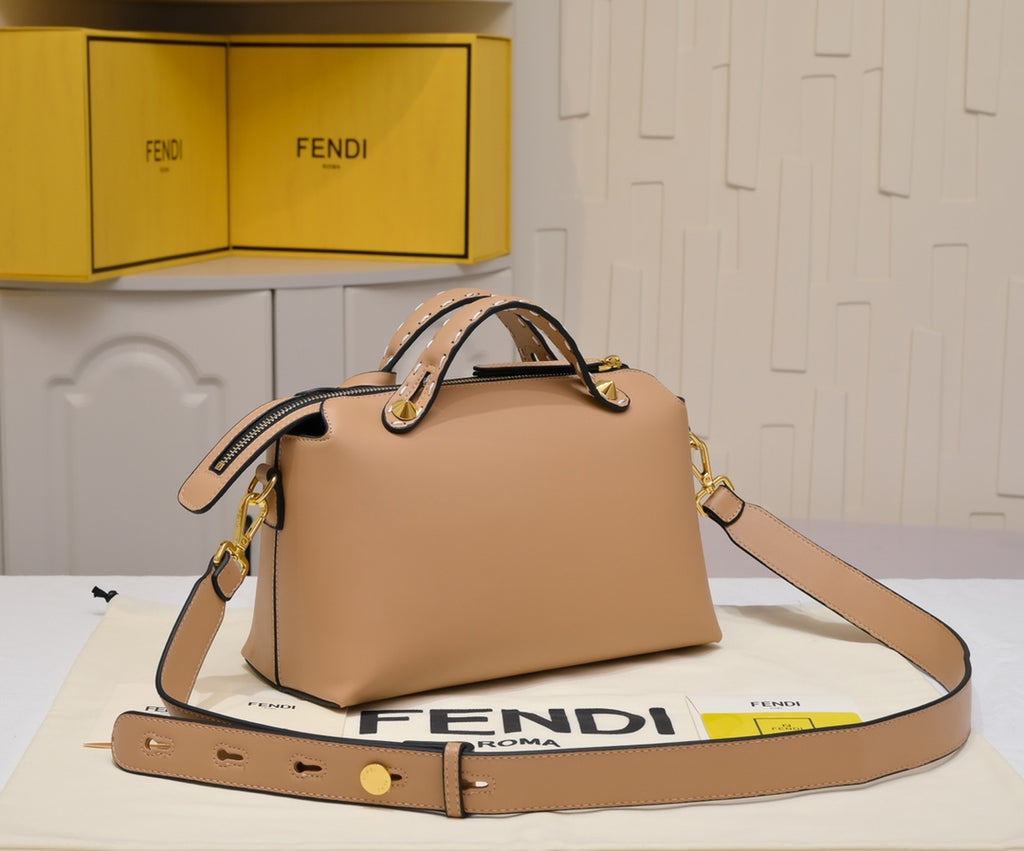 B12X43F131 Popular leather bag 