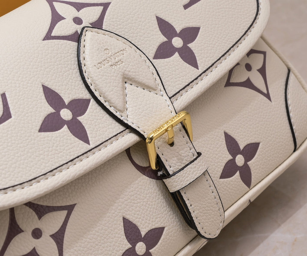 B1P36E40 Popular leather bag