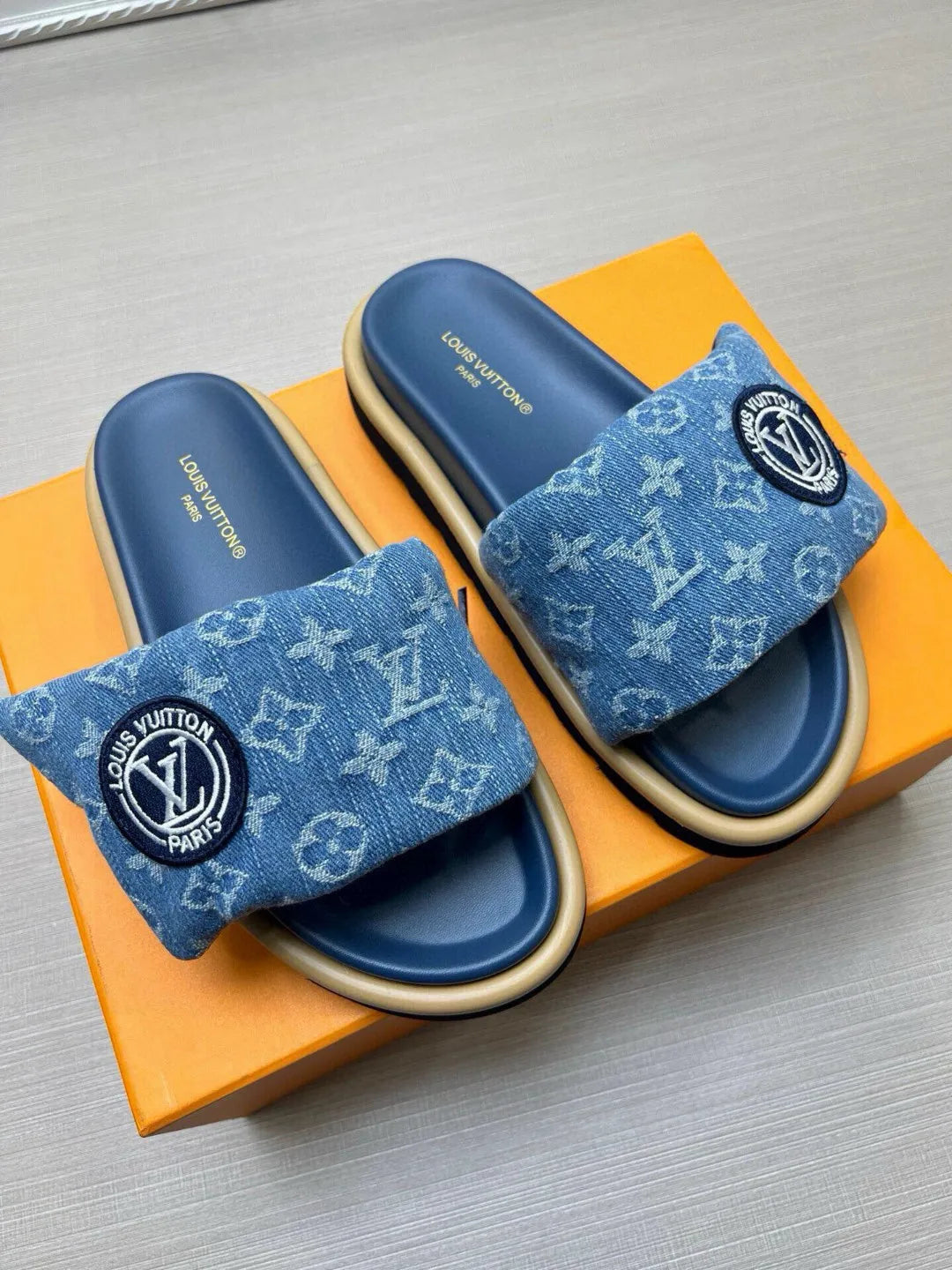 Z5QE7  Popular Slippers