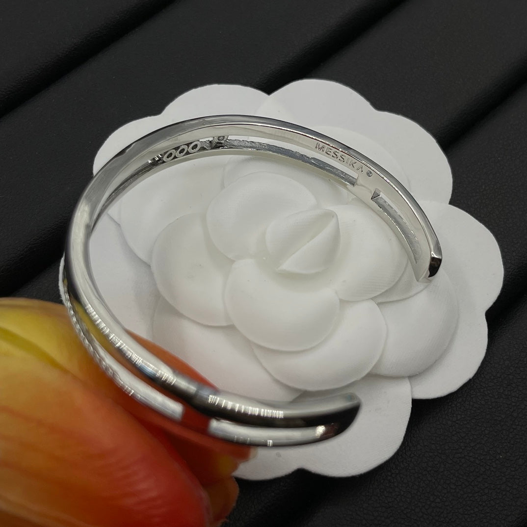 X1Z94A762K  Popular Bracelets