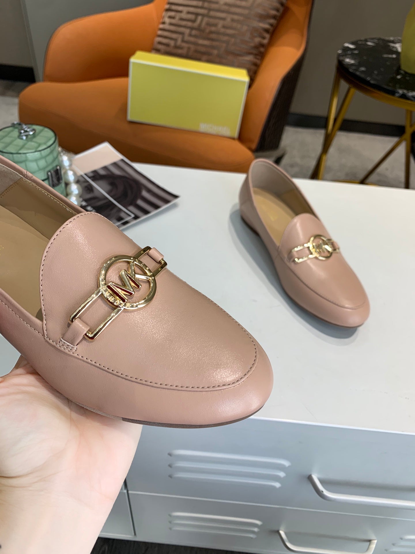 Z2Q105A185 Popular high-quality leather shoes