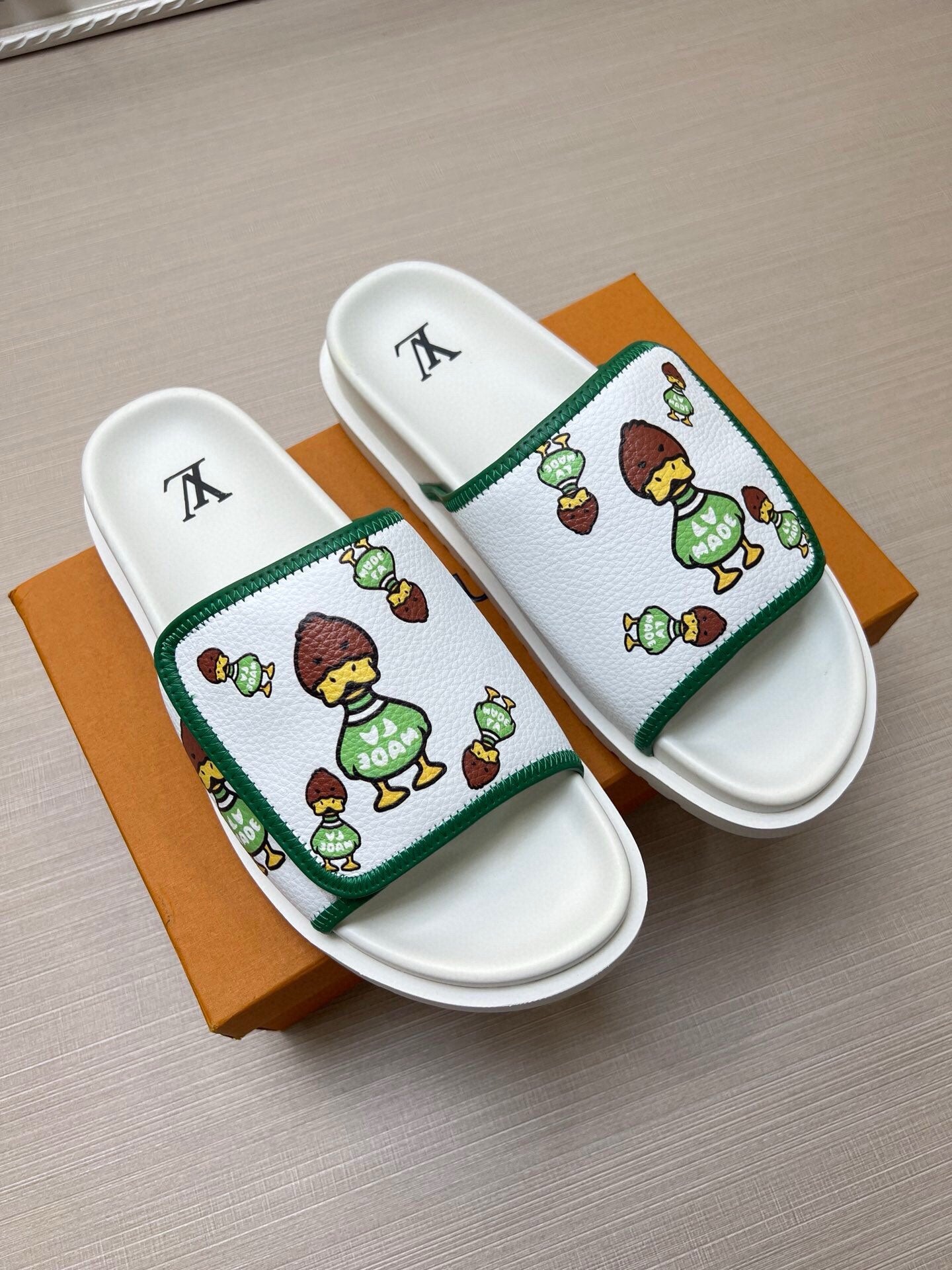 Z5WE248 Popular Slippers