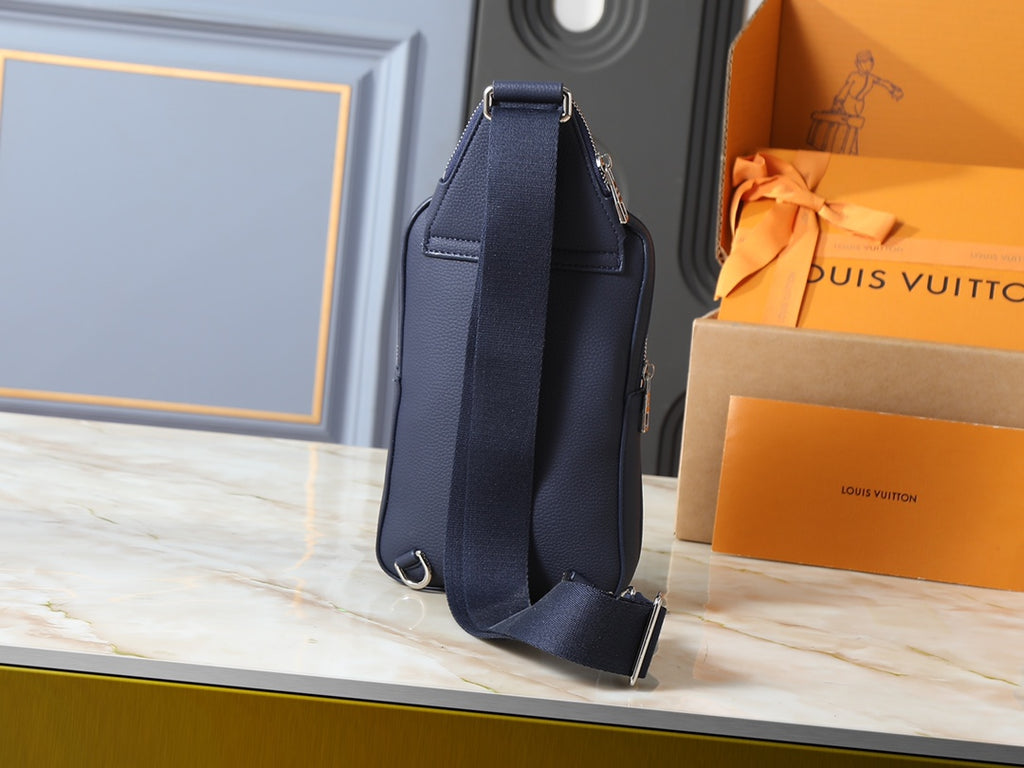 B1P46E24 Popular leather bag
