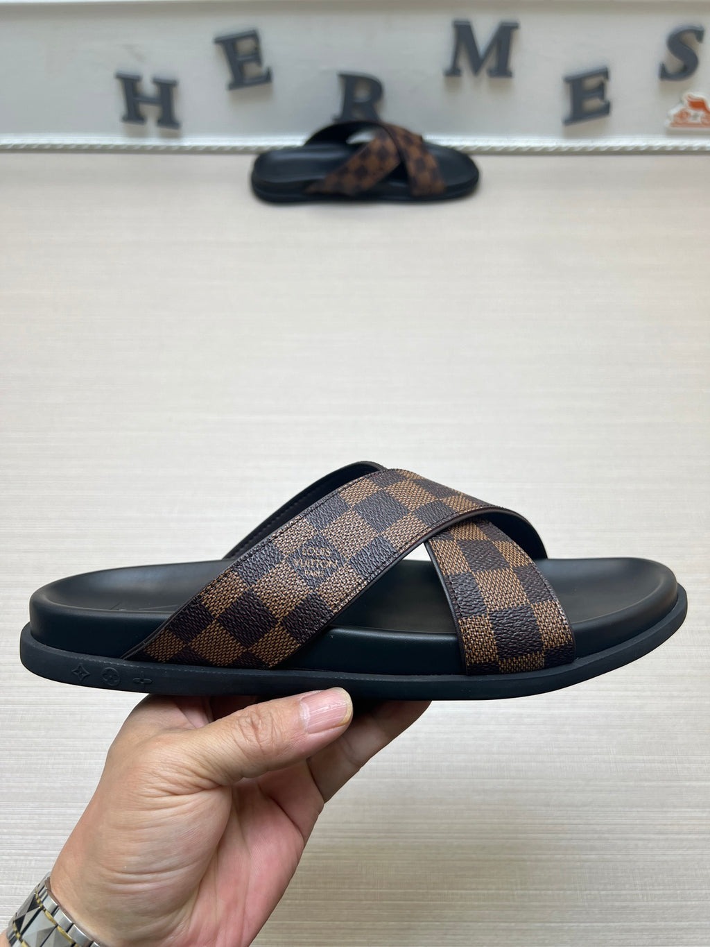 Z5ZE60 Popular slippers