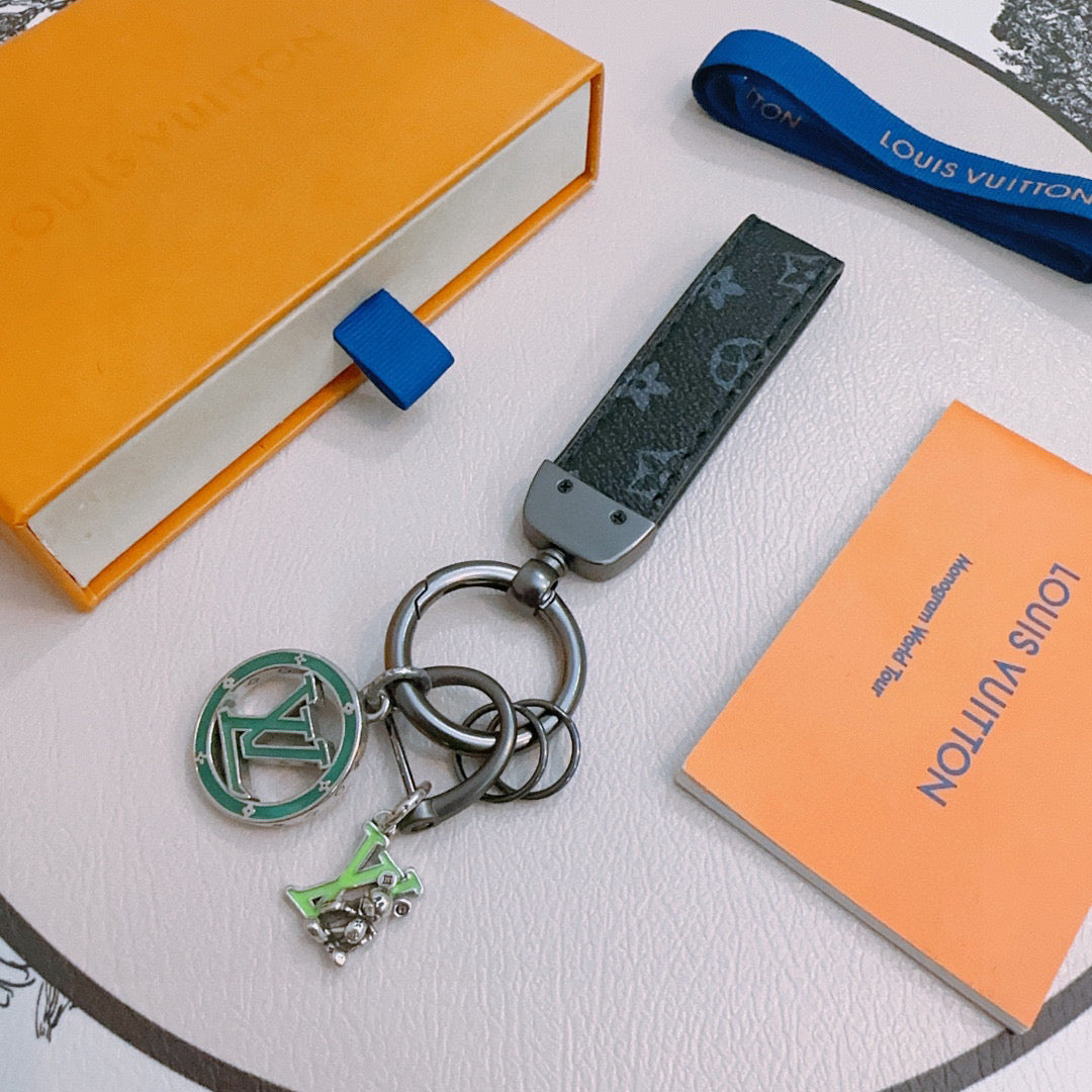 A1Z105E68 Popular bag 's charms accessories