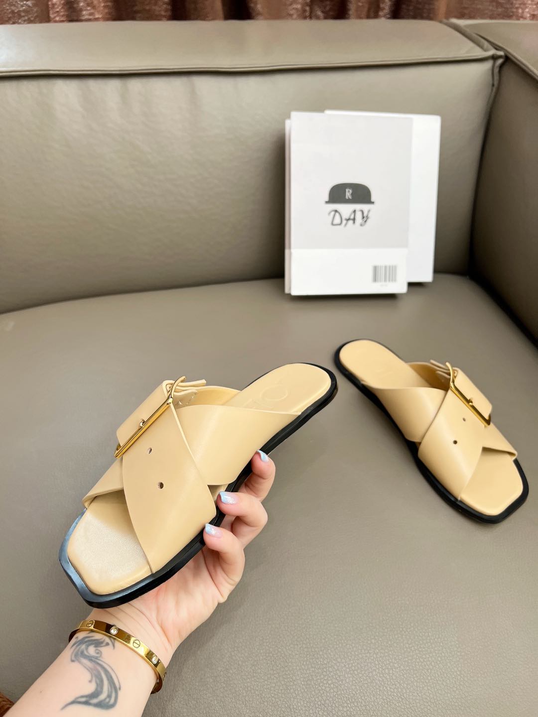 Z2R66A19 Popular high-quality leather shoes