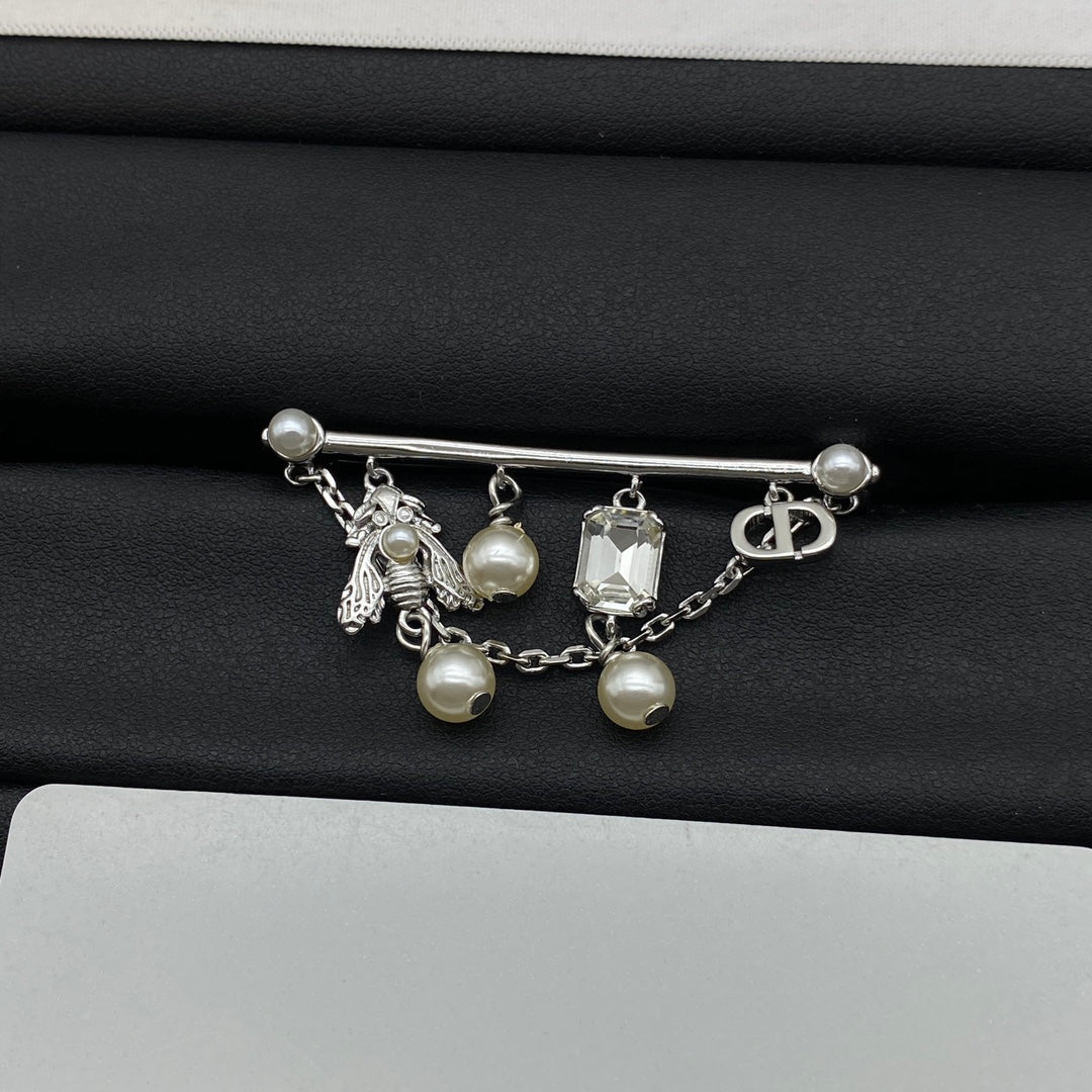 X1ZD1072   Popular Brooch