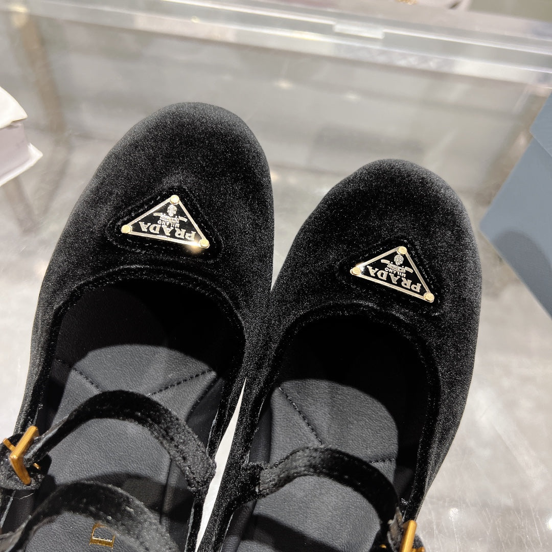 Z2Q105P380 Popular high-quality Shoes